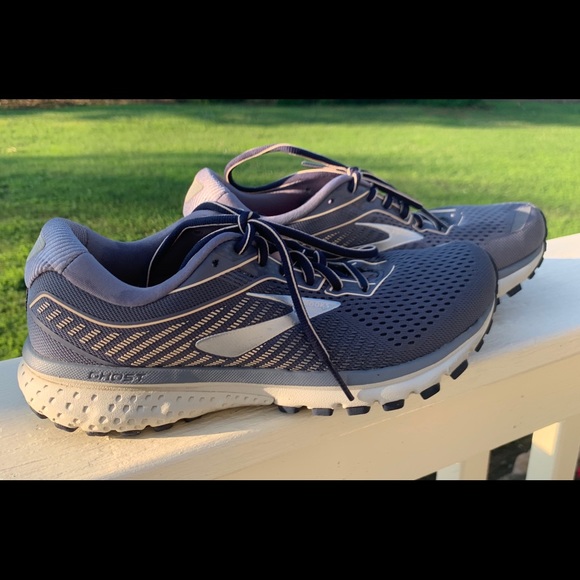 Brooks Shoes - Brooks Ghost 12 women’s running sneakers. 8.5